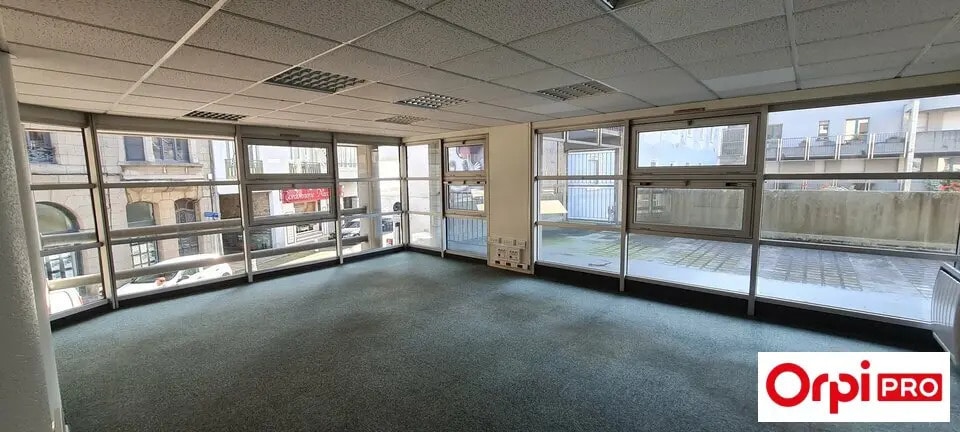 Office in Saint-Brieuc for lease - Interior Photo - Image 3 of 8