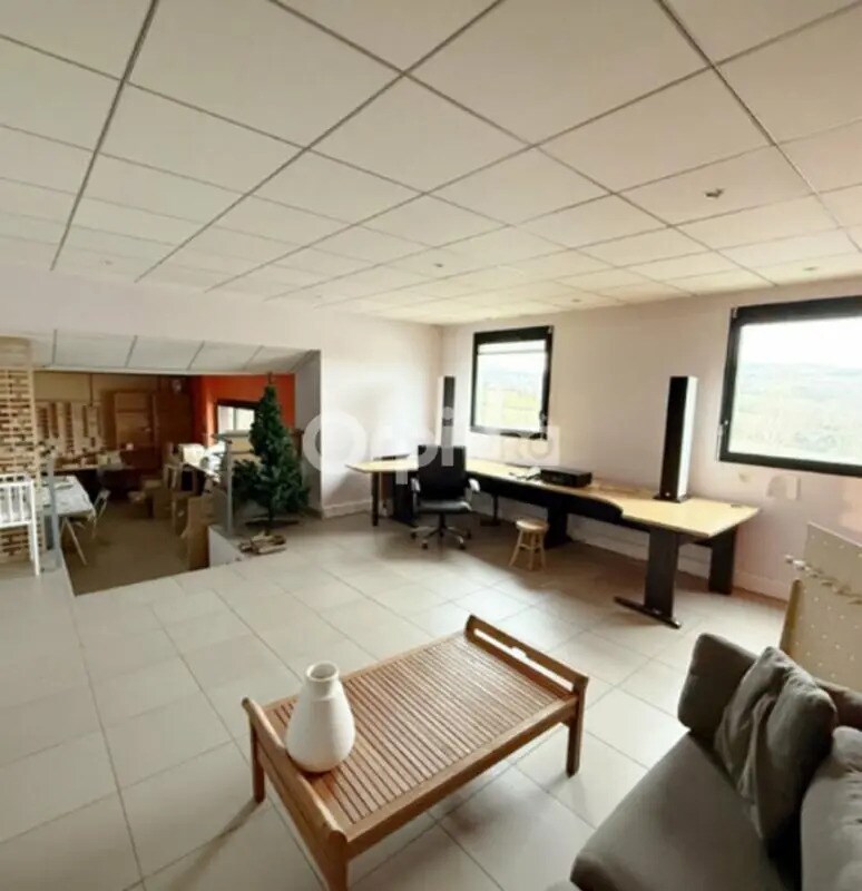 Office in Fleurieux-sur-l'Arbresle for lease Interior Photo- Image 1 of 4