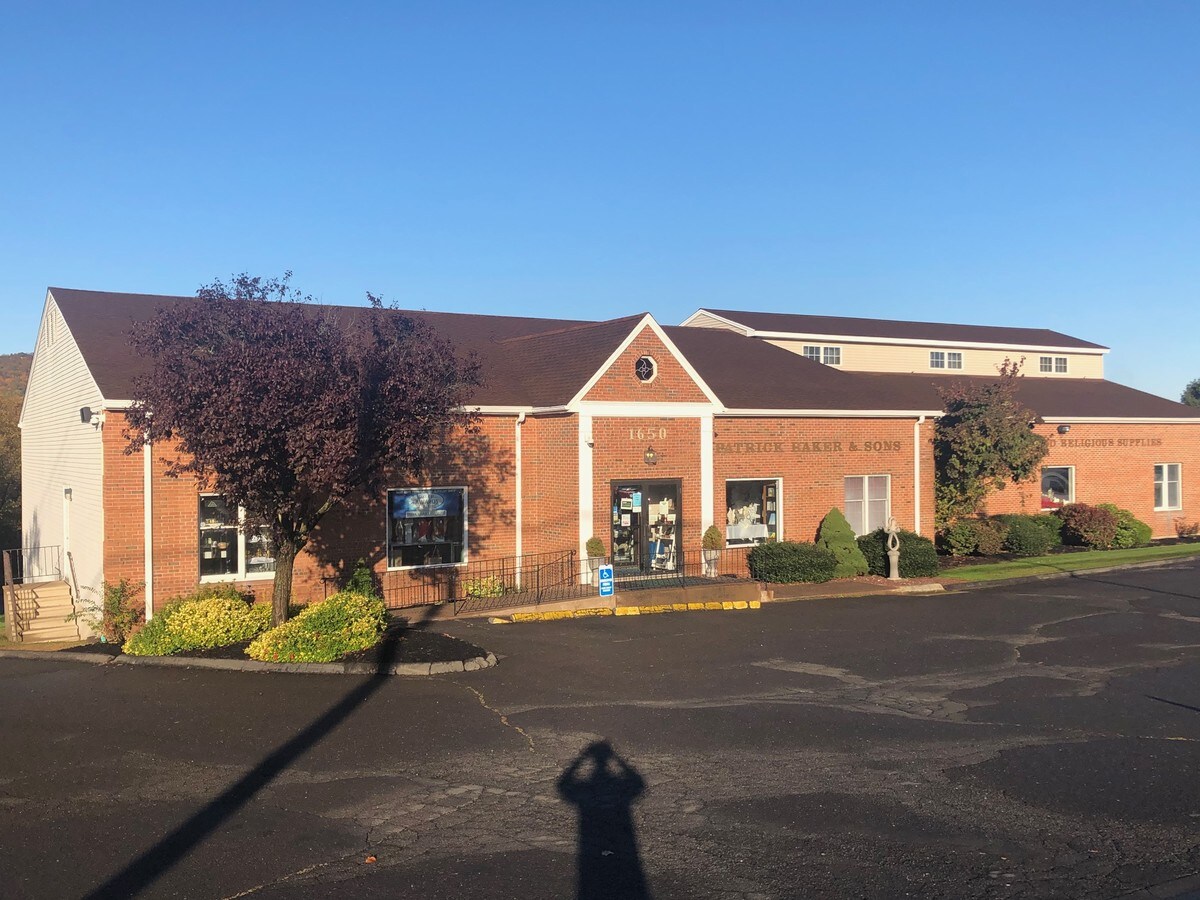 1650 West St, Southington, CT 06489