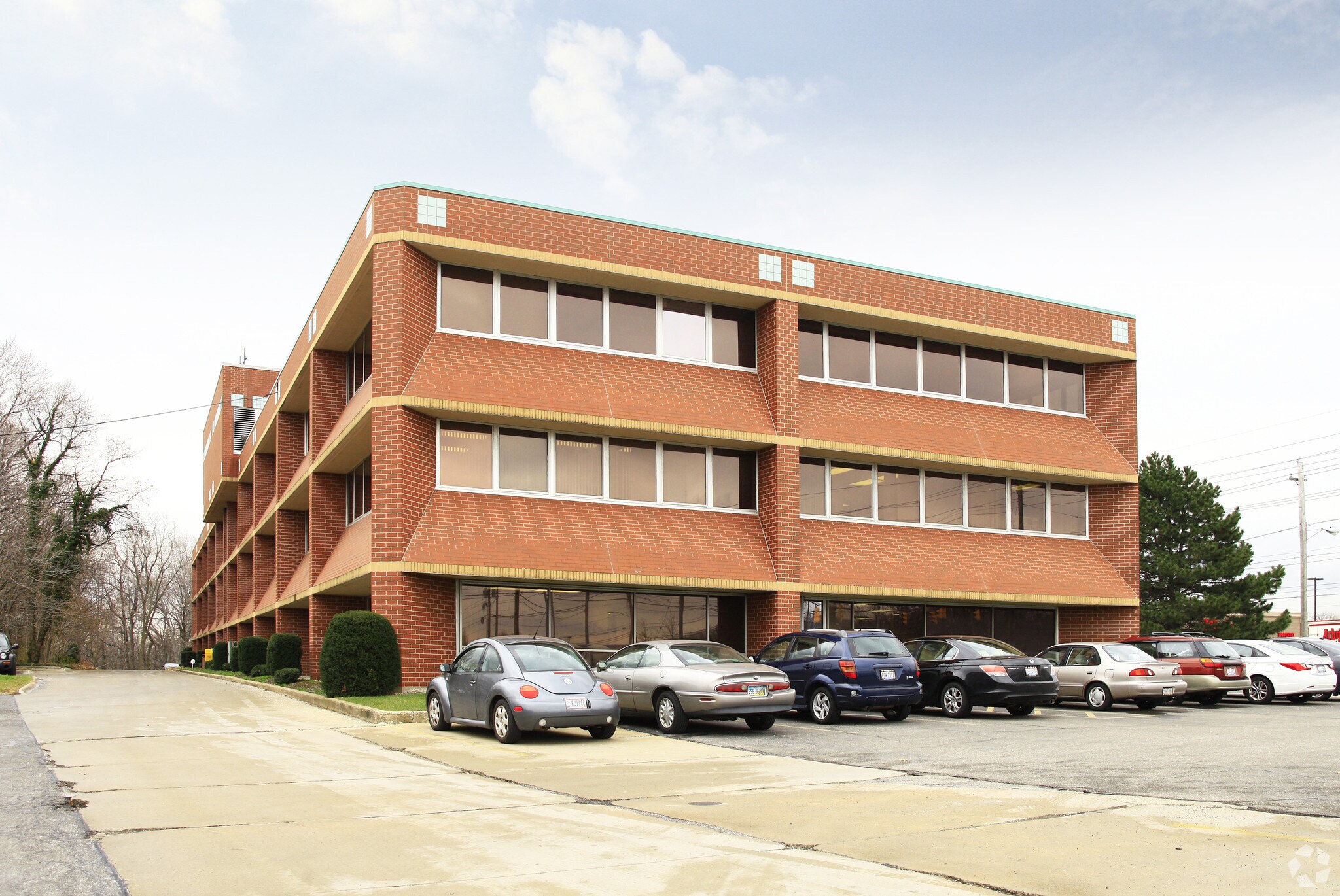 1440 Rockside Rd, Parma, OH for lease Building Photo- Image 1 of 9