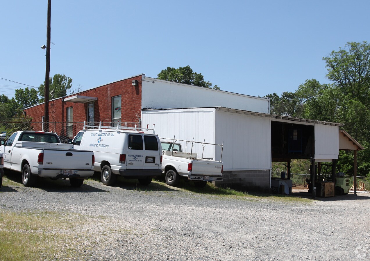 3033 Holloway St, Durham, NC 27703