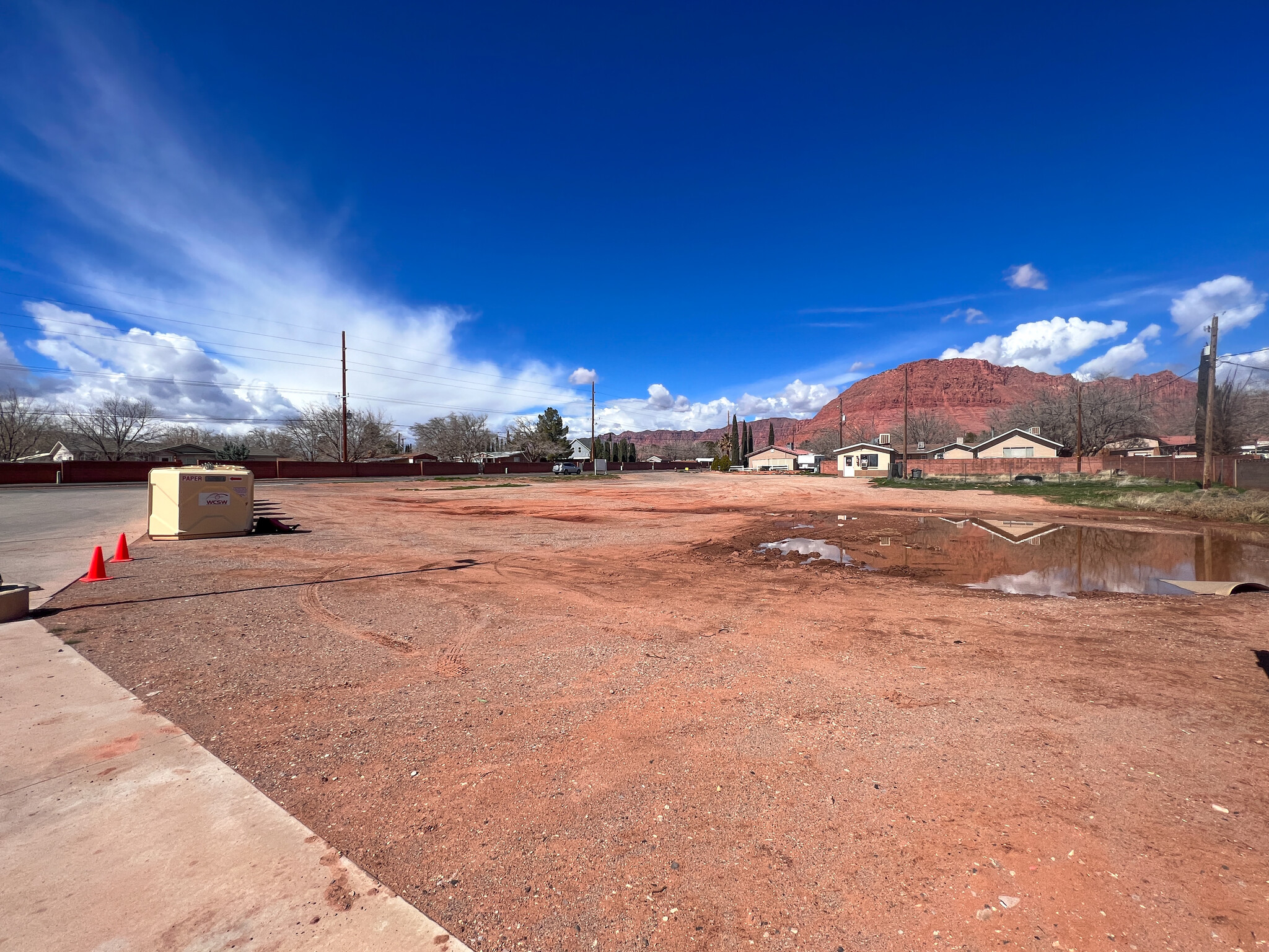 498 Red Mountain Blvd, Ivins, UT for lease Building Photo- Image 1 of 9