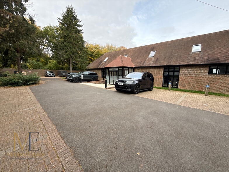 Walnut Hill Rd, Gravesend for sale - Building Photo - Image 2 of 39