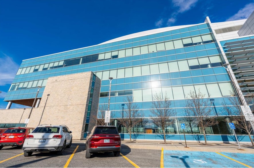 1555 Venetian Blvd, Point Edward, ON for lease - Building Photo - Image 2 of 18