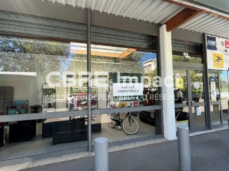 Retail in Talant for lease - Building Photo - Image 2 of 12