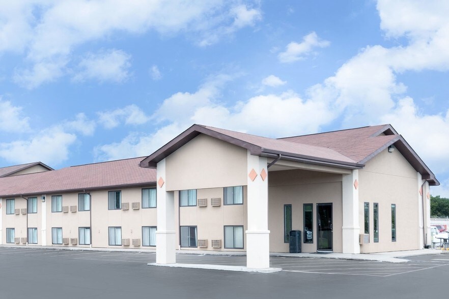 2189 Dakota Ave S, Huron, SD 57350