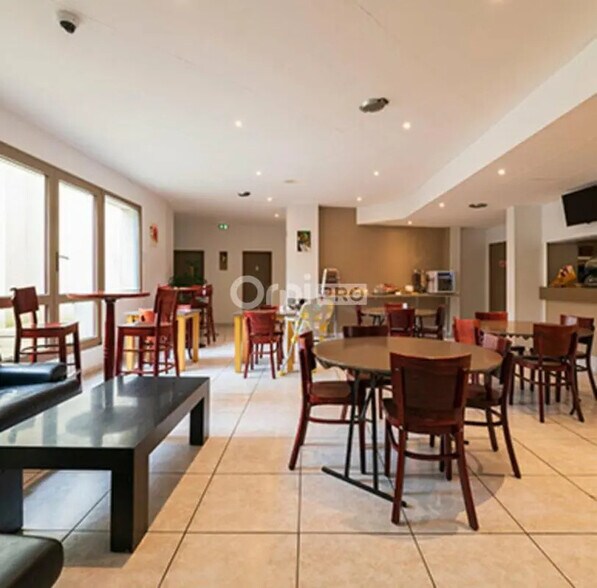 Flex in Nantes for sale - Building Photo - Image 2 of 5