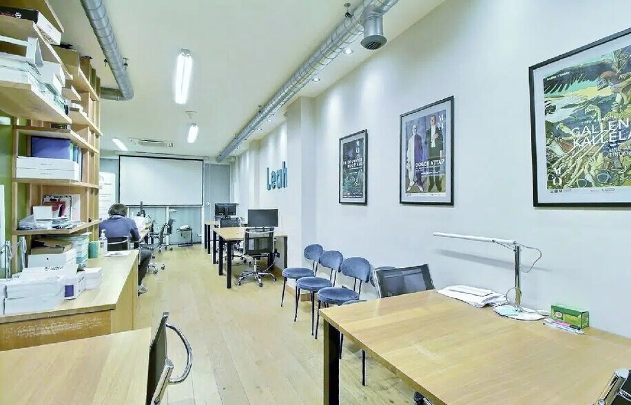 Office in Paris for lease - Interior Photo - Image 2 of 7