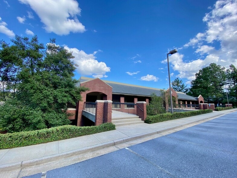 1200 Brookstone Centre Pky, Columbus, GA for lease - Building Photo - Image 3 of 14