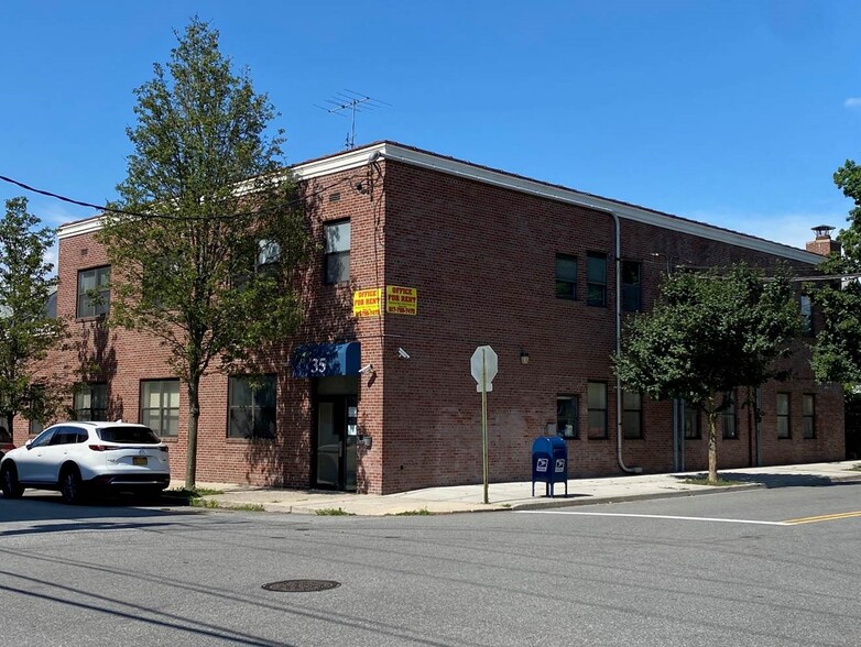 35 N Tyson Ave, Floral Park, NY for lease - Building Photo - Image 1 of 17