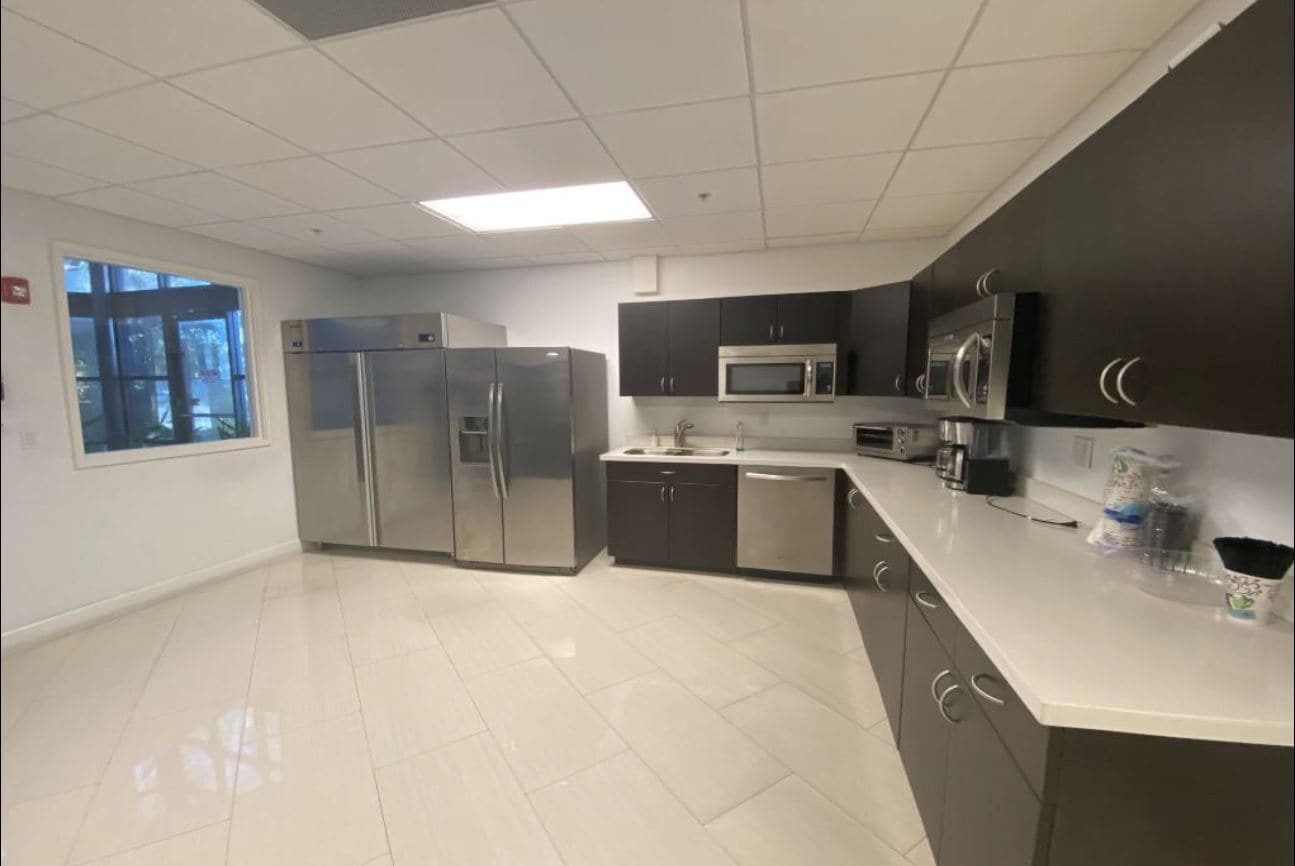 1800 NW 69th Ave, Plantation, FL for sale Interior Photo- Image 1 of 17