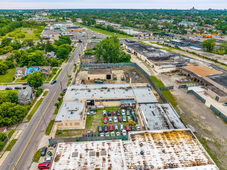 7075 Lyndon St, Detroit, MI for sale - Building Photo - Image 2 of 42