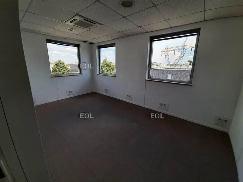 Office in Chevilly-Larue for lease - Interior Photo - Image 3 of 12