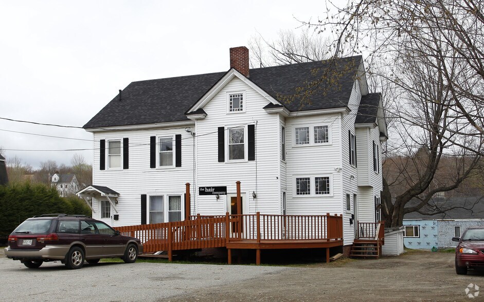 5 Densmore Ct, Hallowell, ME 04347