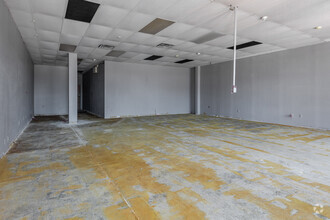 1701 W Randol Mill Rd, Arlington, TX for lease Interior Photo- Image 1 of 1