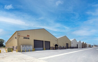 25545-25710 Springbrook Ave, Santa Clarita, CA for lease Building Photo- Image 1 of 3