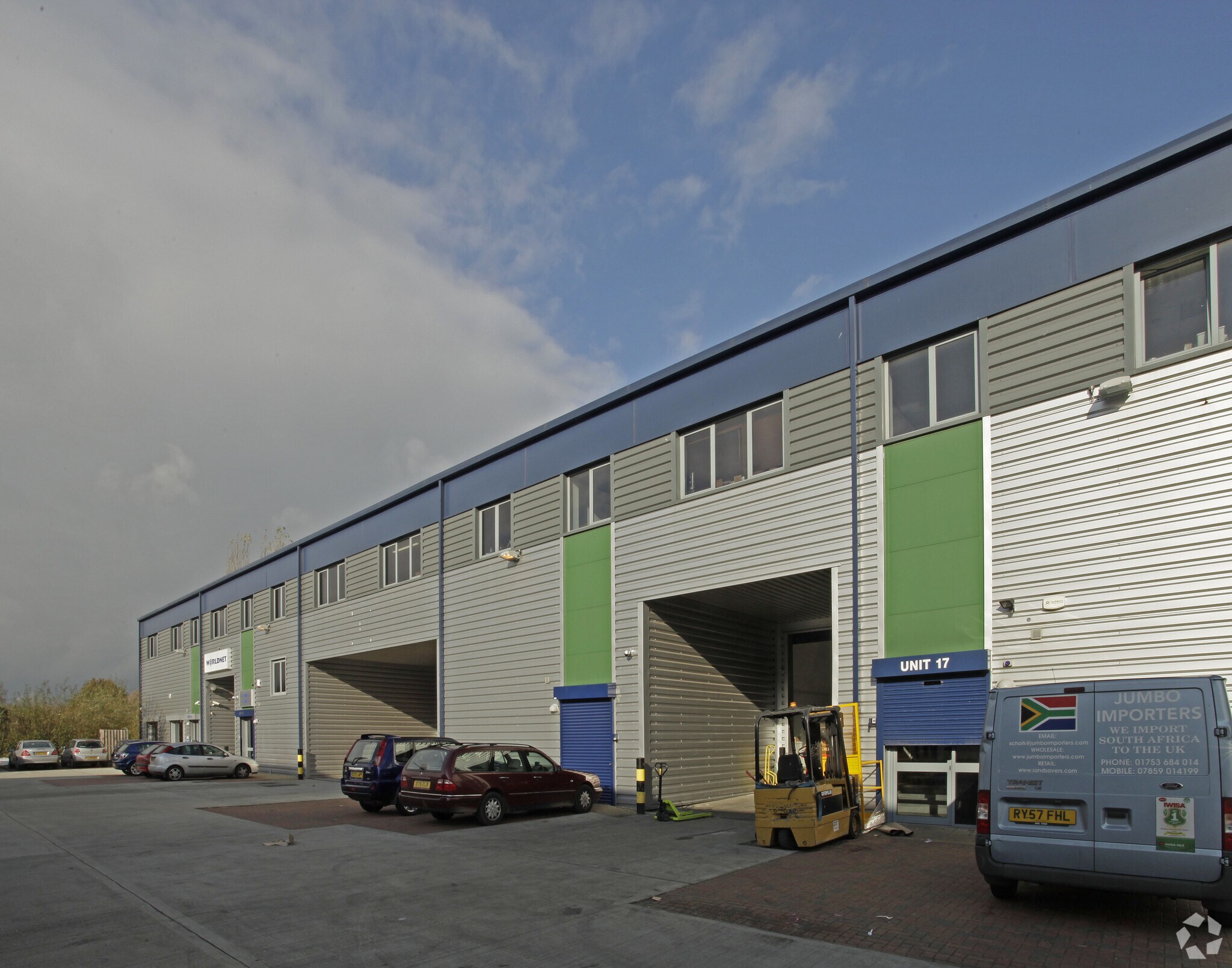 Old Bath Rd, Slough for lease Primary Photo- Image 1 of 3