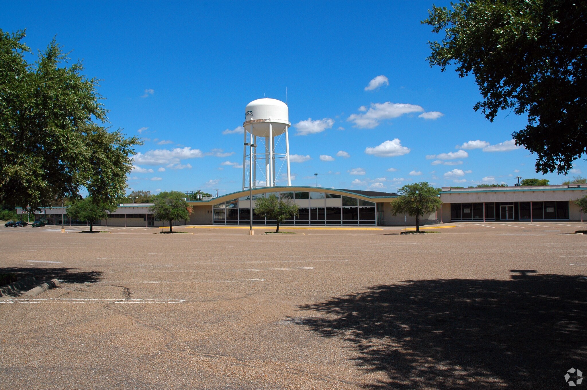 630 W Pleasant Run Rd, Lancaster, TX for lease Building Photo- Image 1 of 15