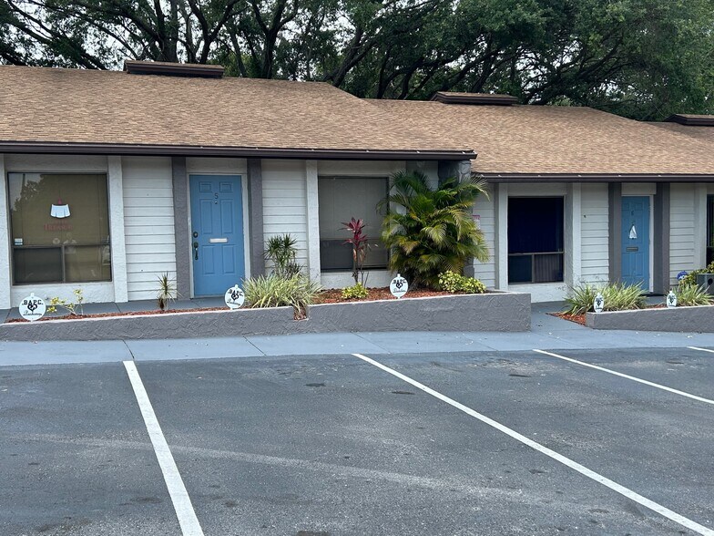 2380 Drew St, Clearwater, FL 33765