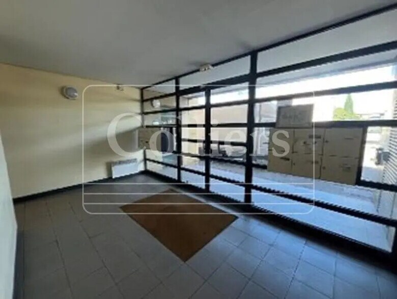 98 Boulevard De L'Europe, Vitrolles for sale - Building Photo - Image 2 of 23