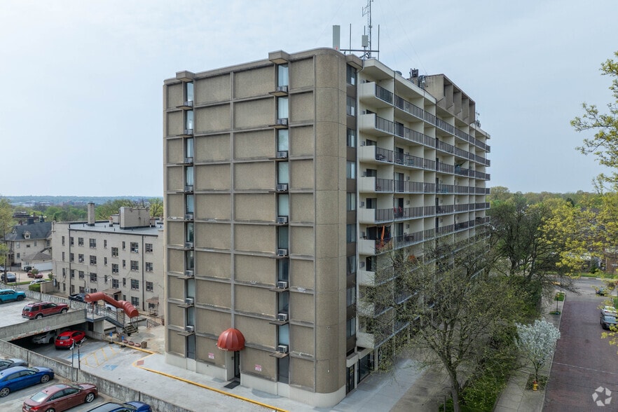 733 W Market St, Akron, OH for sale - Primary Photo - Image 1 of 1