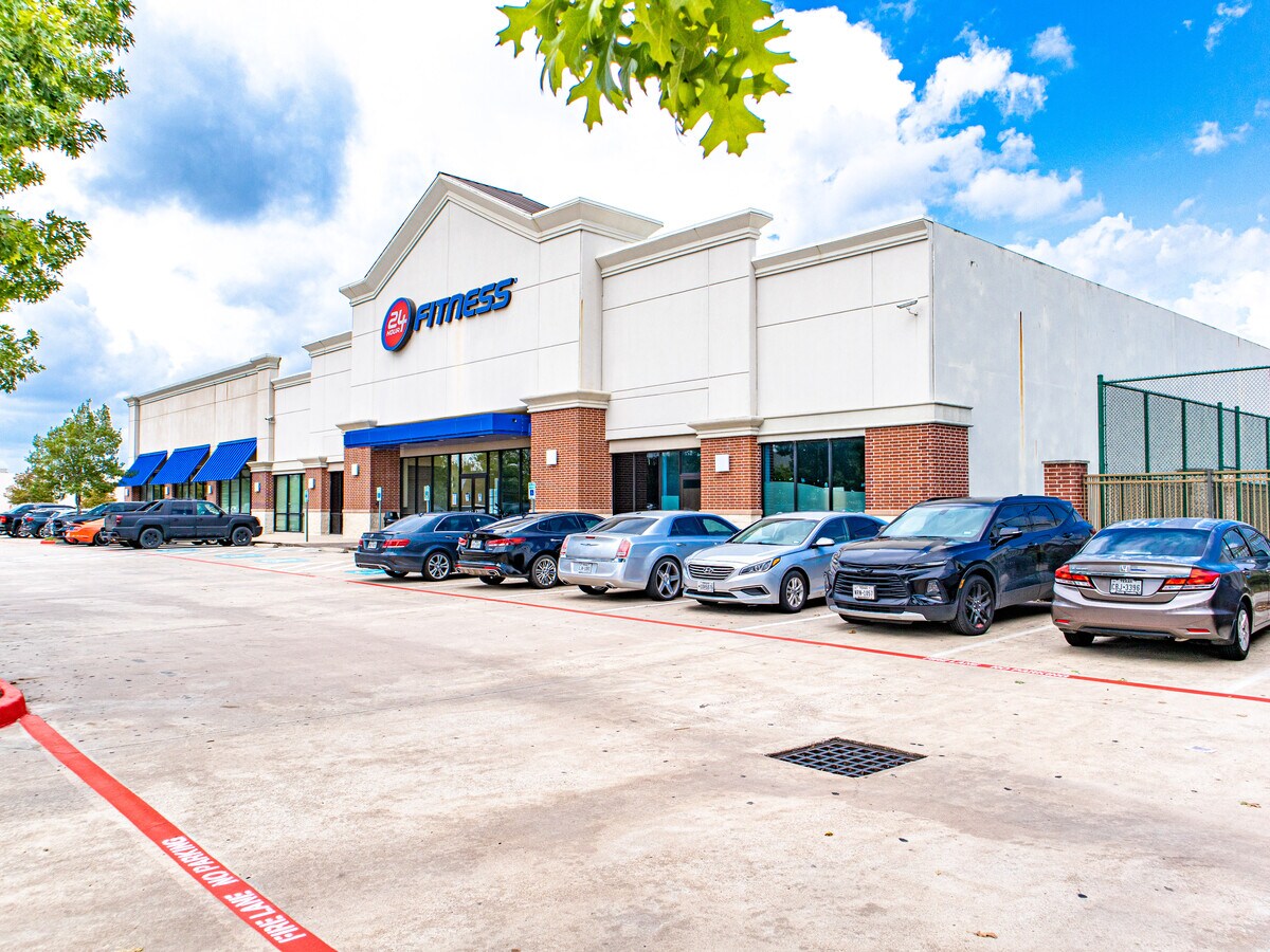 24 Hour Fitness, Pearland, TX 77584 Long Term Lease Open/Paying