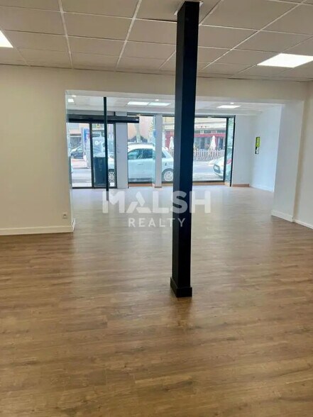 Retail in Lyon for sale - Interior Photo - Image 2 of 5
