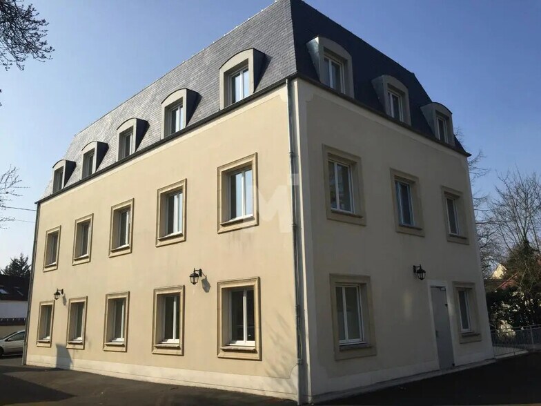 Flex in Dammarie-les-Lys for lease - Building Photo - Image 2 of 6