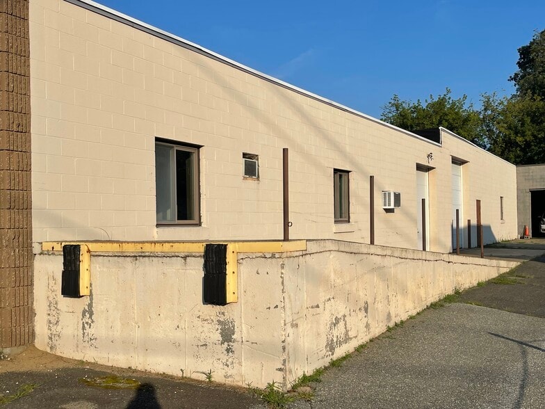 53 Ramah Cir S, Agawam, MA for lease - Building Photo - Image 3 of 4