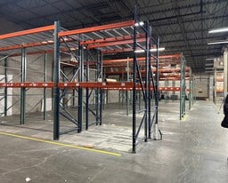333 W Hintz Rd, Wheeling IL - Warehouse