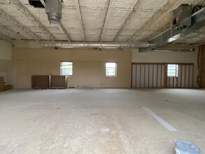 1167 S Green St, Tupelo, MS for lease Interior Photo- Image 2 of 5