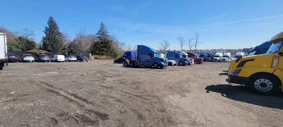 2-8 Ogden St, Newark, NJ for lease - Building Photo - Image 1 of 6