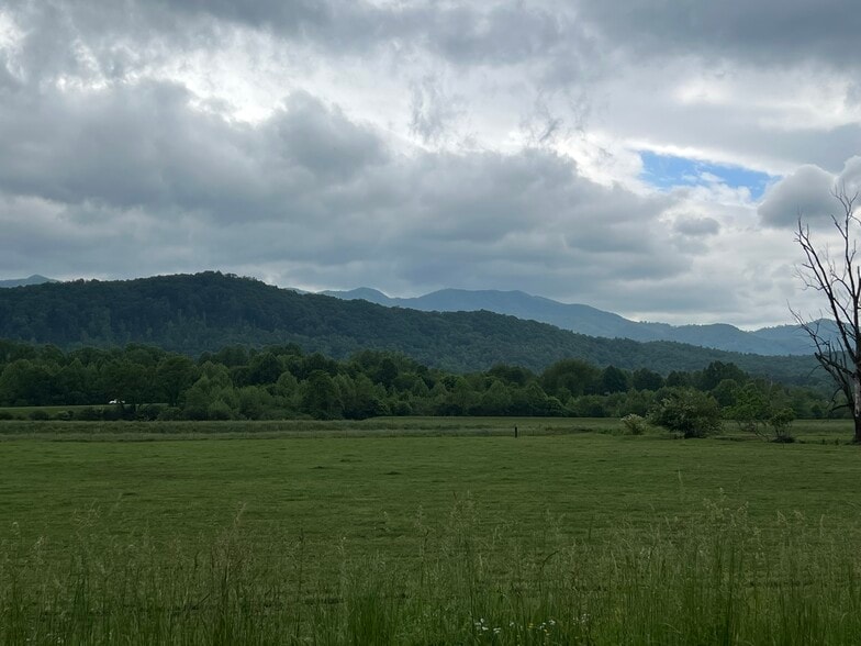 6387 Airport Rd, Andrews, NC for sale - Primary Photo - Image 1 of 31