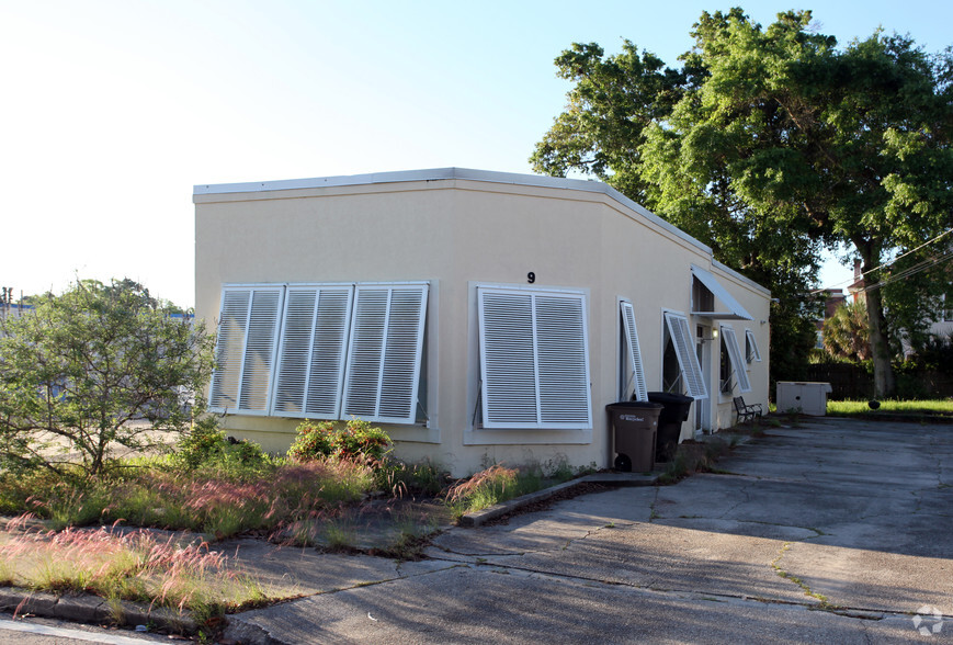 9 W Blount St, Pensacola, FL for lease - Primary Photo - Image 1 of 12