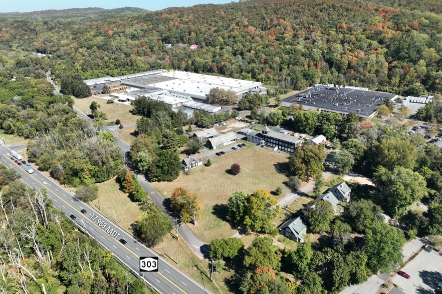 32 S Greenbush Rd, Orangeburg, NY for sale - Aerial - Image 3 of 9