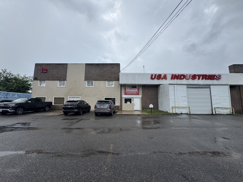 12 Wisconsin Ct, Bay Shore, NY for lease - Building Photo - Image 3 of 12