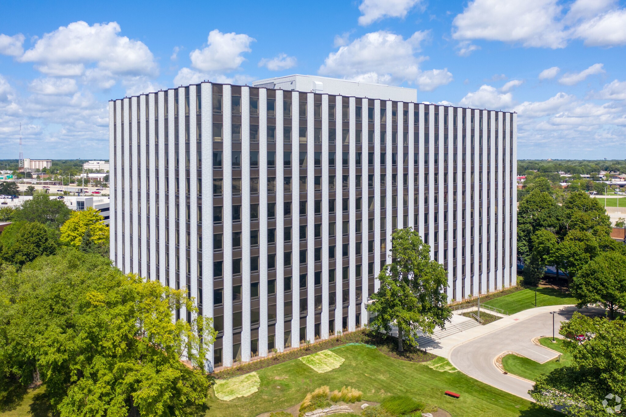 2550 W Golf Rd, Rolling Meadows, IL for sale Building Photo- Image 1 of 1