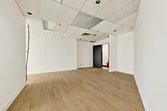 12905 Rue Sherbrooke E, Montréal, QC for lease Interior Photo- Image 1 of 6