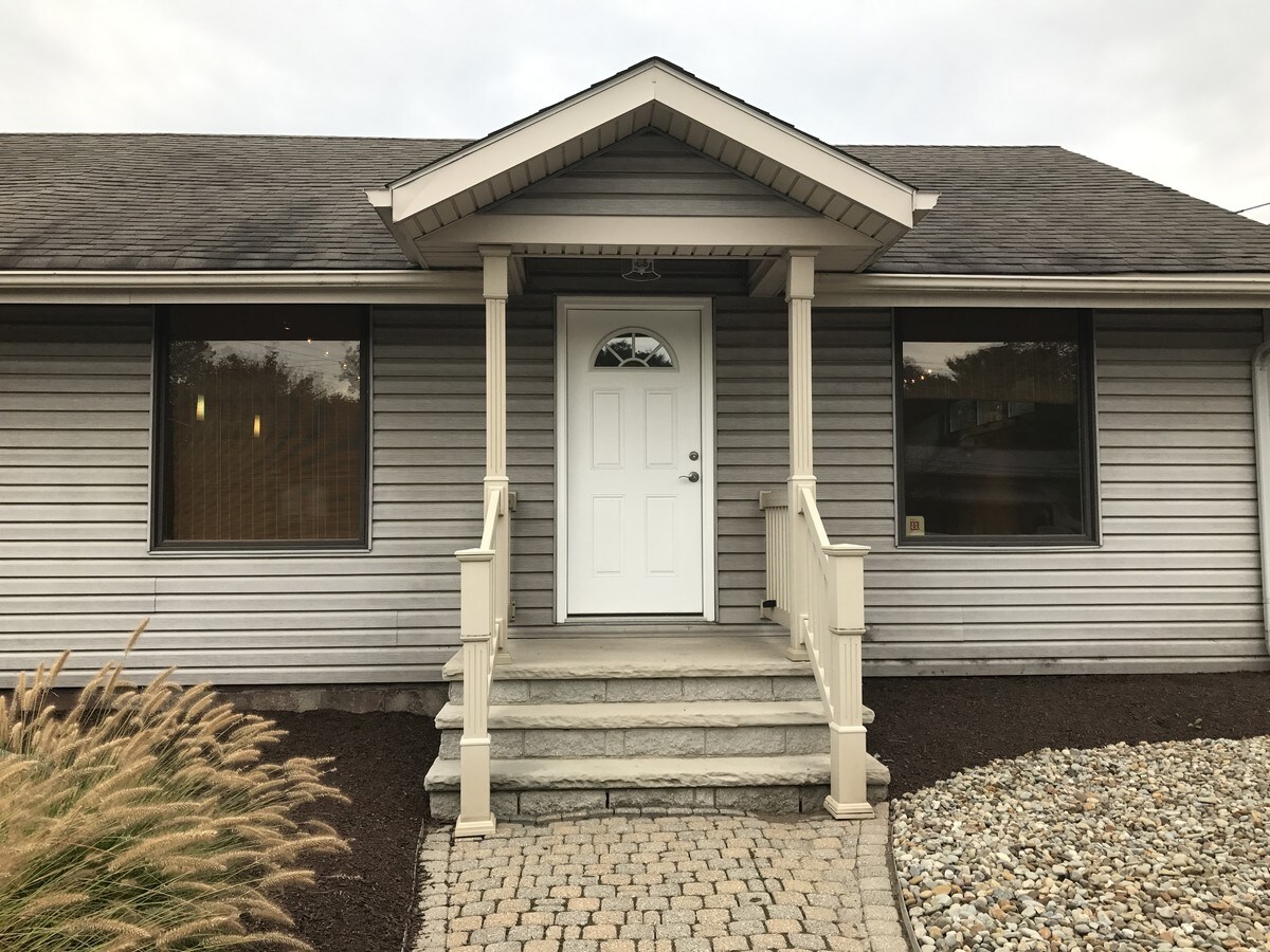 16356 York Rd, North Royalton, OH 44133