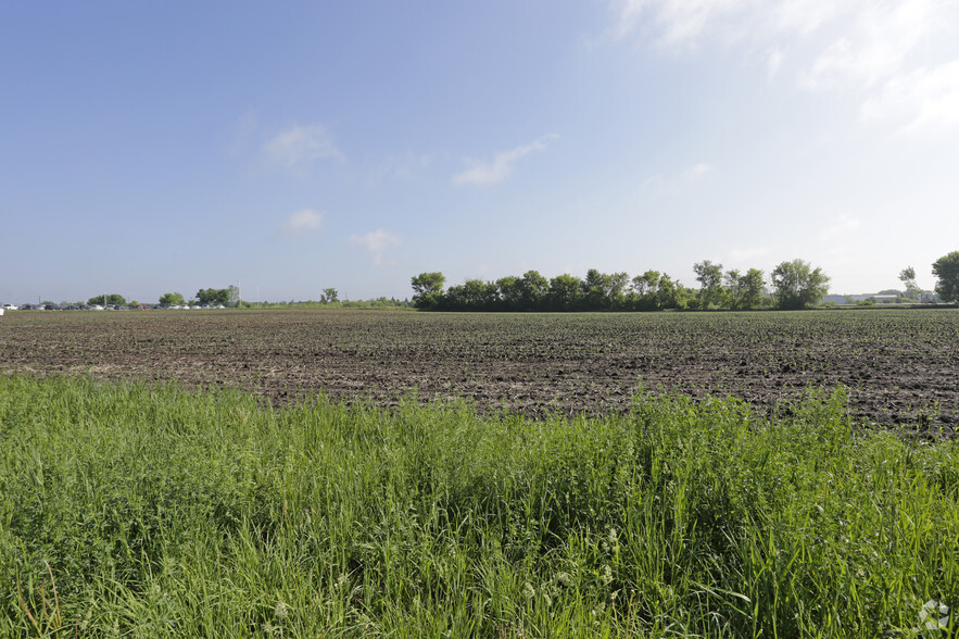 17500 Territorial Rd, Osseo, MN for sale - Primary Photo - Image 1 of 1