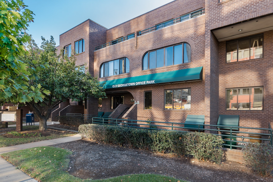 7960-7990 Old Georgetown Rd, Bethesda, MD for sale - Building Photo - Image 2 of 22