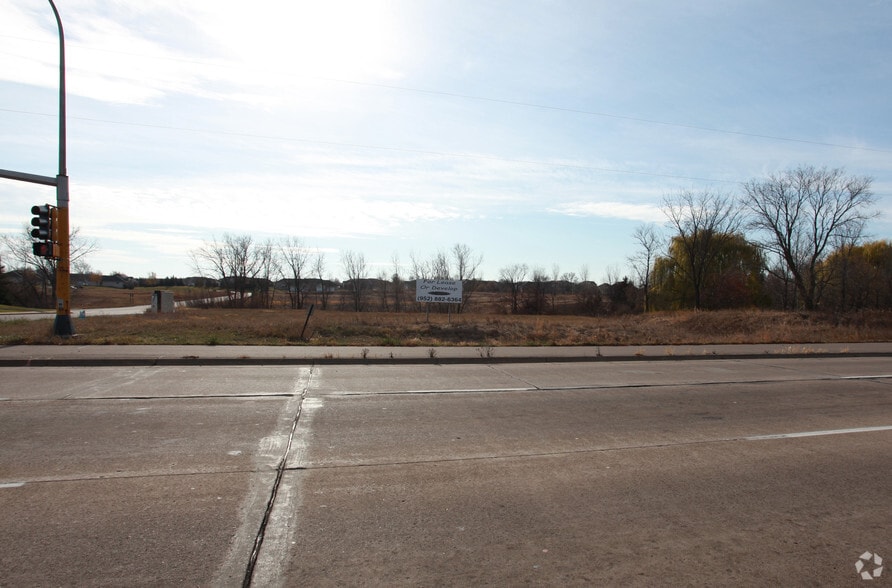 Bass Lake Road & Nathan Lane Ln, Minneapolis, MN for sale - Building Photo - Image 1 of 3