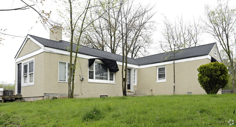 1018 Mountain Ave, Mountainside, NJ 07092