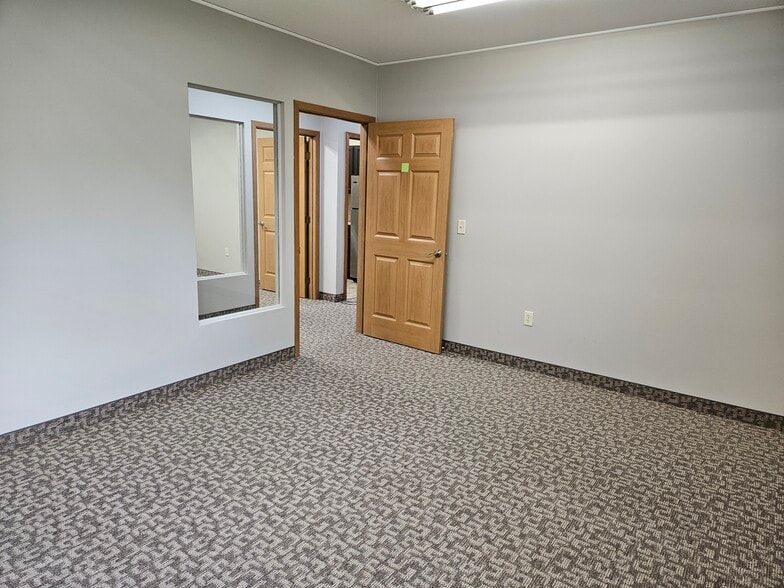 4725 Excelsior Blvd, Saint Louis Park, MN for lease - Interior Photo - Image 3 of 9