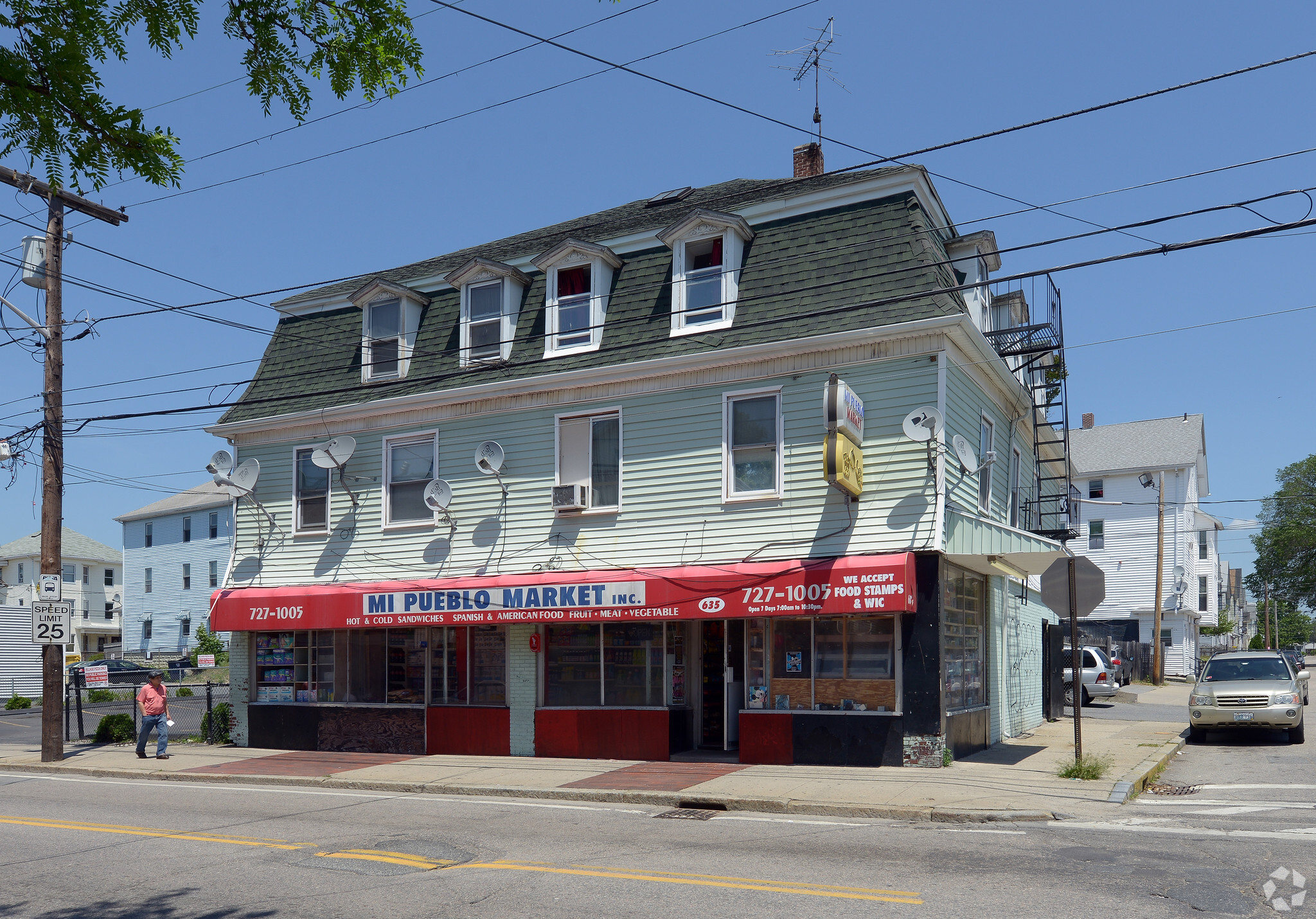 635 Dexter St, Central Falls, RI for sale Primary Photo- Image 1 of 1