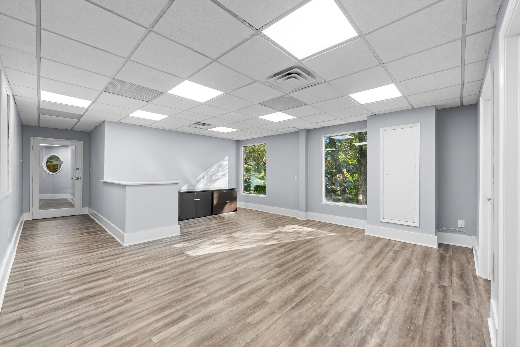 308 W Main St, Smithtown, NY for lease Interior Photo- Image 1 of 4