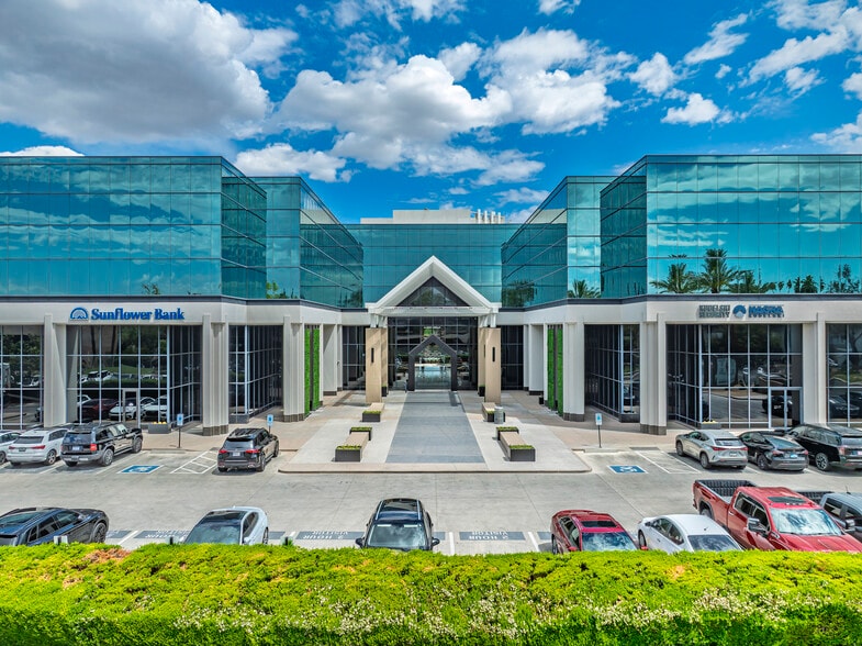 5090 N 40th St, Phoenix, AZ for sale - Building Photo - Image 1 of 1