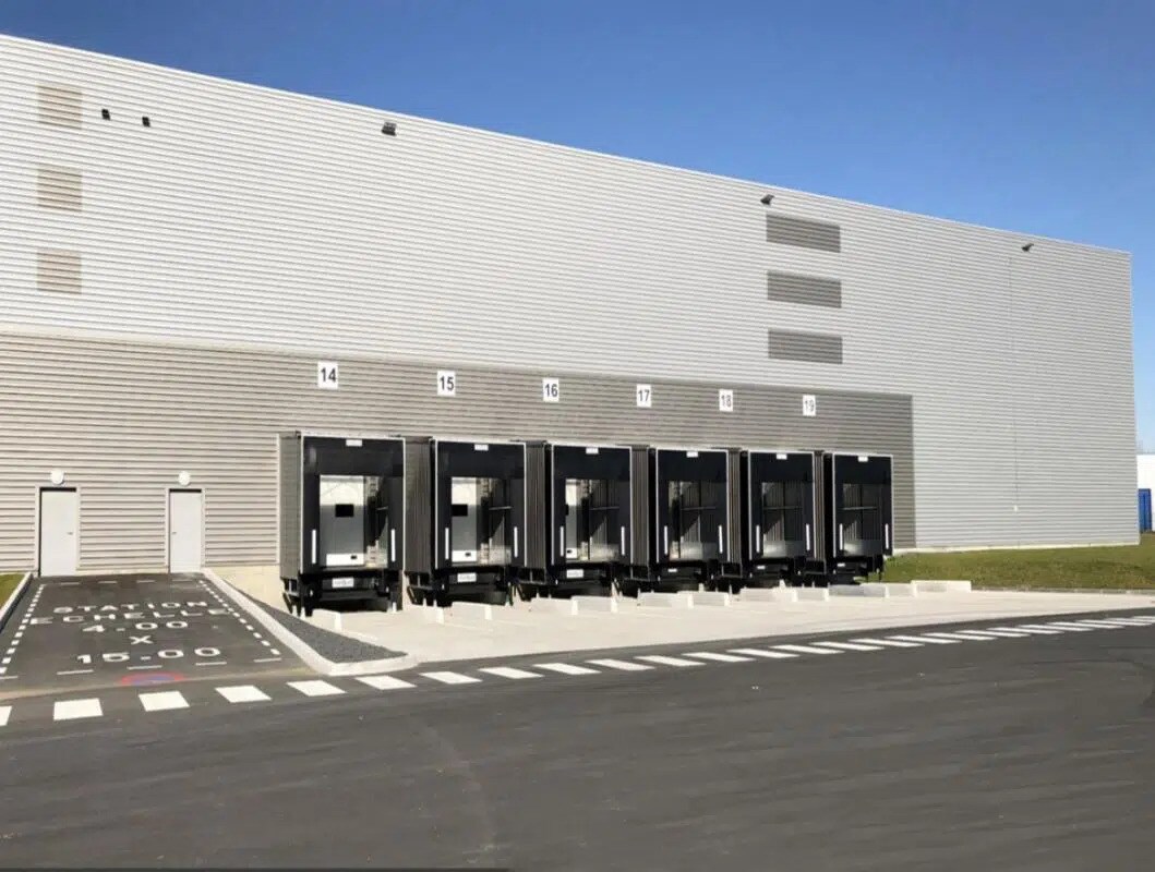 Industrial in Dourges for lease Building Photo- Image 1 of 8