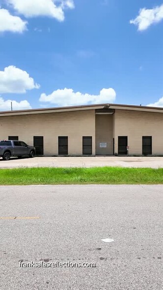 9140 Meadow Vista Blvd, Houston, TX for lease - Commercial Listing Video - Image 2 of 20