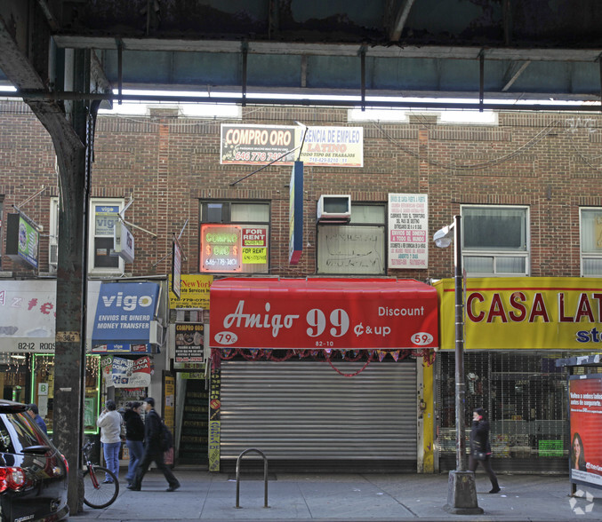 8202 Roosevelt Ave, Jackson Heights, NY for lease - Building Photo - Image 2 of 5